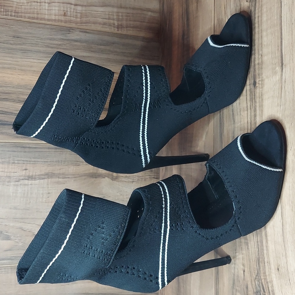 Cape Robin Lola-14 High Heels Size 9